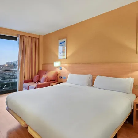 Tarragona فندق فالس