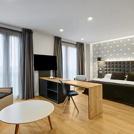 Tarragona 3* فالس